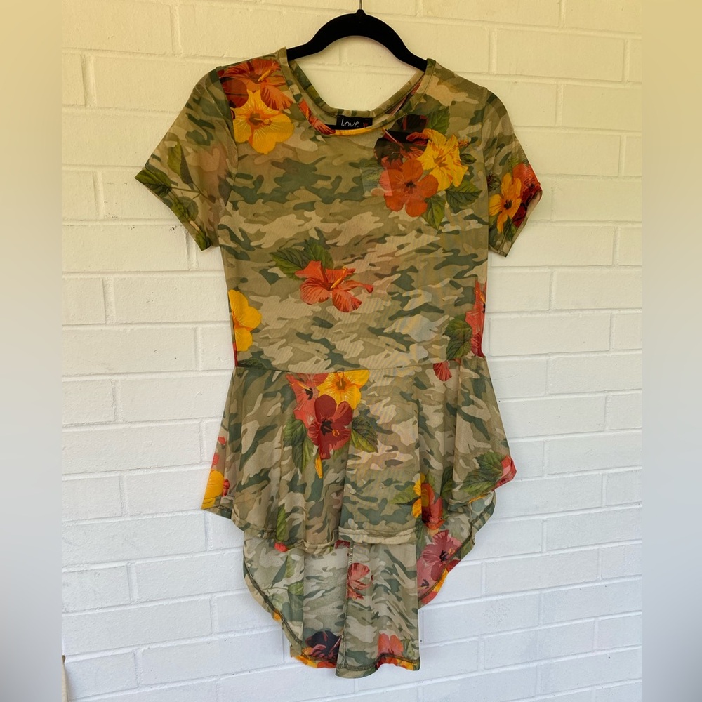 NWT LOVE Floral Camo High-Low Semi-Sheer Top Size L